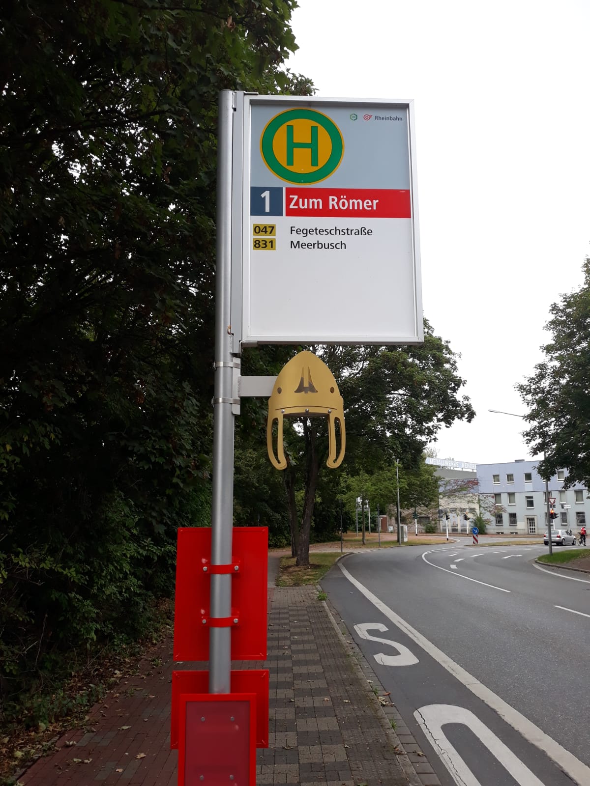 Der Frankenhelm in Gellep-Stratum hängt rum. Wahrzeichen unseres Dorfes